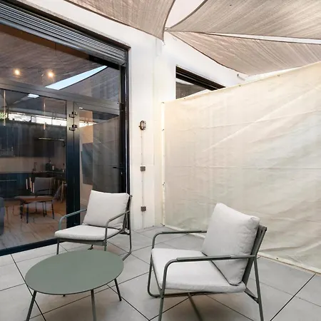 Loft Industriel Avec Terrasse Et Filet Suspendu A Cimiez