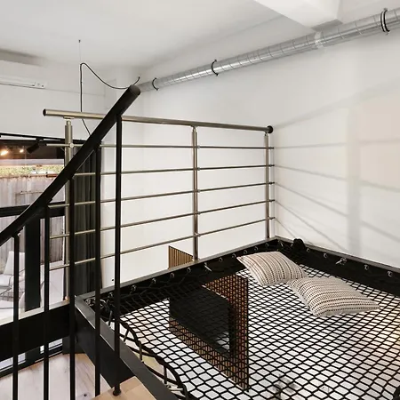 Loft Industriel Avec Terrasse Et Filet Suspendu A Cimiez Apartment