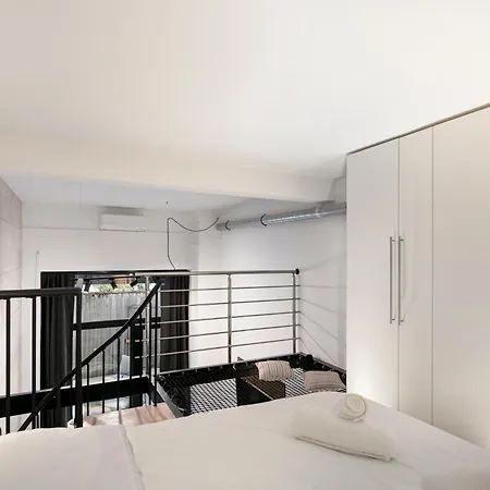 Loft Industriel Avec Terrasse Et Filet Suspendu A Cimiez * Nice