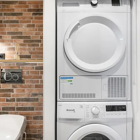 Loft Industriel Avec Terrasse Et Filet Suspendu A Cimiez