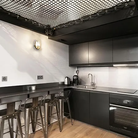 Loft Industriel Avec Terrasse Et Filet Suspendu A Cimiez * Nice