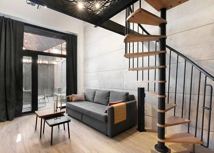 Loft Industriel Avec Terrasse Et Filet Suspendu A Cimiez شقة نيس