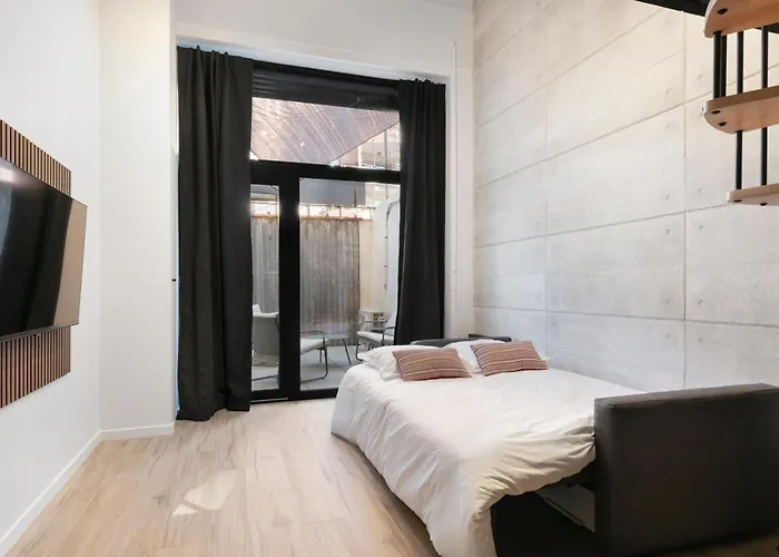 Loft Industriel Avec Terrasse Et Filet Suspendu A Cimiez نيس