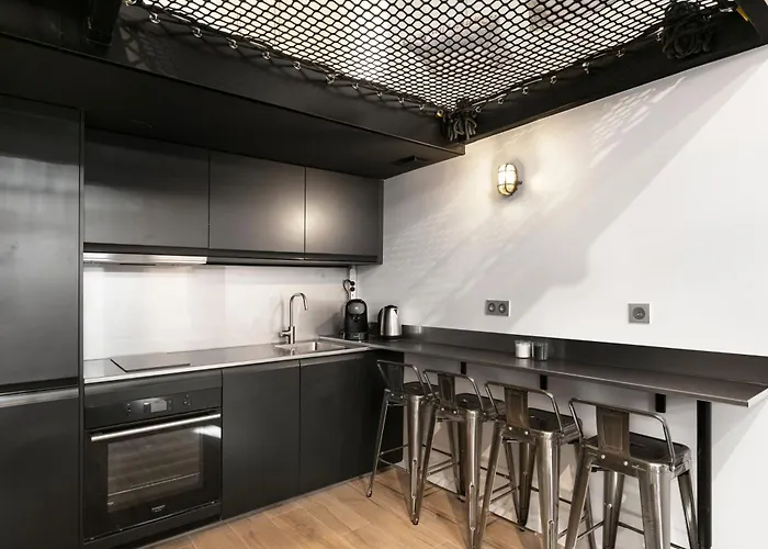 Loft Industriel Avec Terrasse Et Filet Suspendu A Cimiez شقة نيس