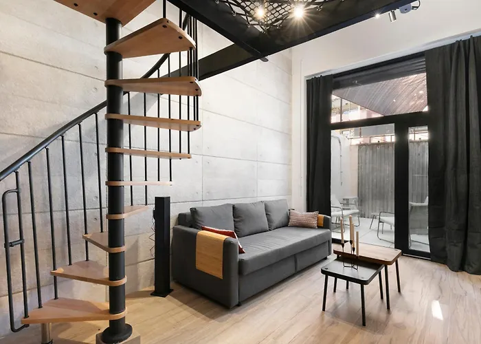 Loft Industriel Avec Terrasse Et Filet Suspendu A Cimiez شقة *