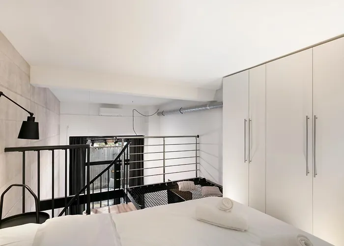 Loft Industriel Avec Terrasse Et Filet Suspendu A Cimiez شقة نيس
